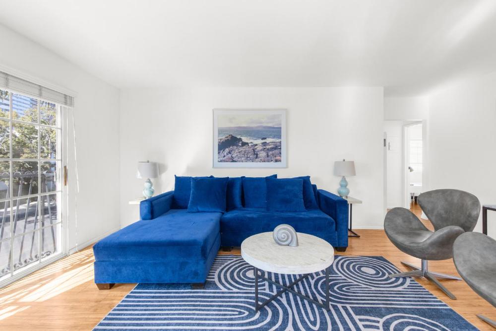 Modern Furnished 2 Bedroom in West LA
